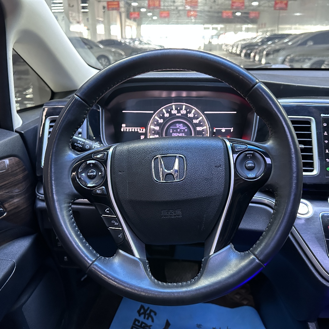 2016 Honda Odyssey: A Spacious and Reliable Minivan for Every Family Adventure