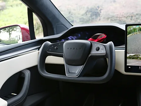Tesla Model X Plaid