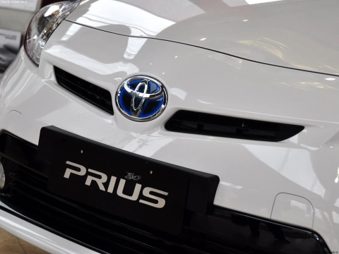 Toyota Prius – The Iconic Hybrid Car for Eco-Conscious Drivers