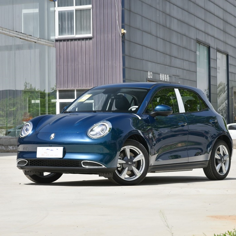 The ORA Good Cat stands out in the electric vehicle market by offering a perfect fusion of retro charm and modern technology. This model combines a nostalgic aesthetic with state-of-the-art features s