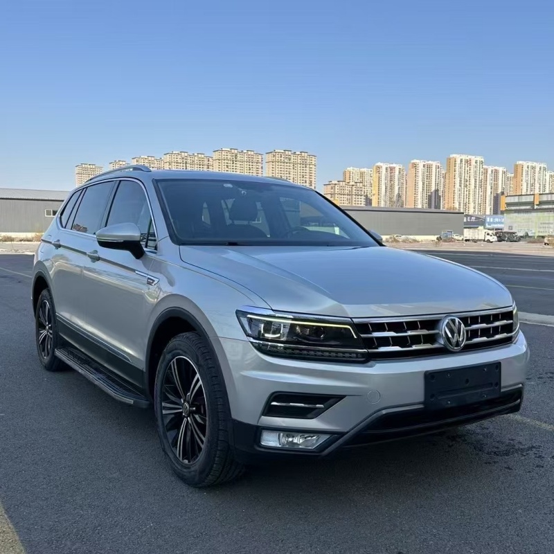 The 2017 Volkswagen Tiguan L 380TSI stands out in the used car market by offering a blend of powerful performance, spacious interiors, and reliable engineering. This model features a robust engine del