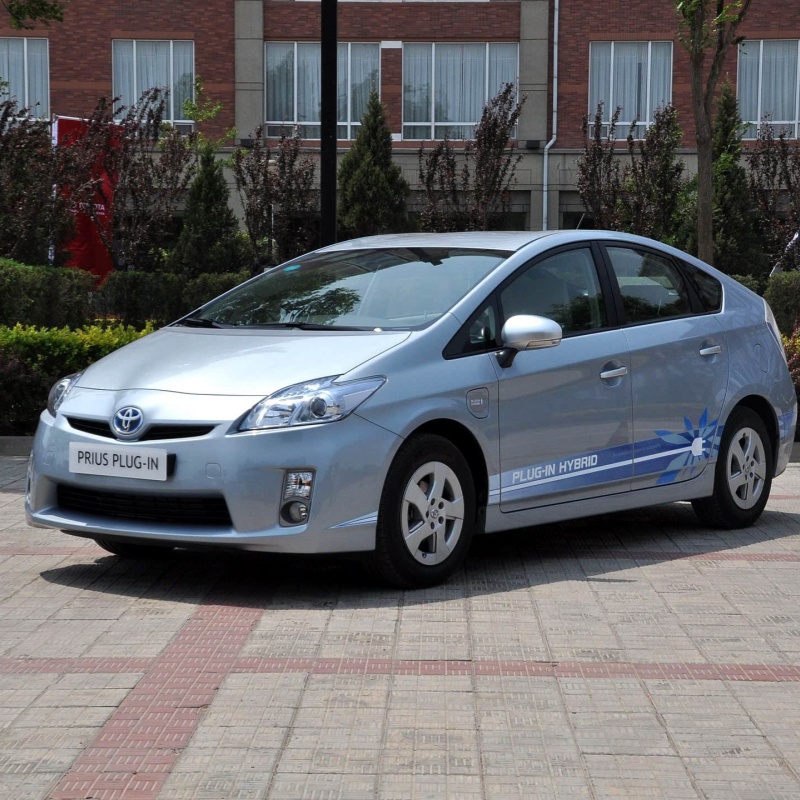 The Toyota Prius is a pioneering hybrid vehicle that offers outstanding fuel efficiency, cutting-edge technology, and a sleek design. Known for its reliability and eco-friendliness, the Prius comes eq